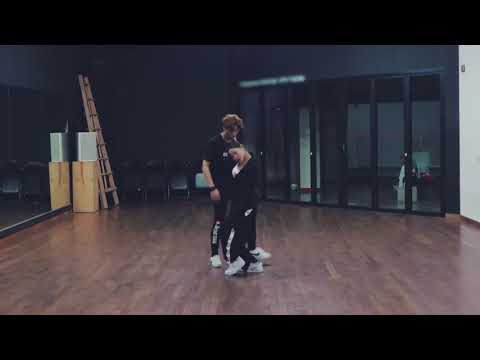 Chung Ha- Ariana grande God is a woman dance cover (mirrored)