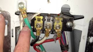 Correctly Wire a 4-Wire Cord in an Electric Dryer Terminal Block