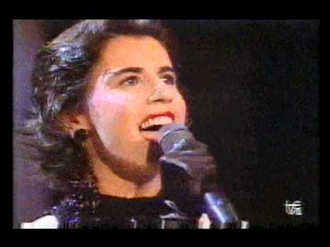 Dora: "Quero acordar / Quiero despertar" (Festival de la OTI 1990)