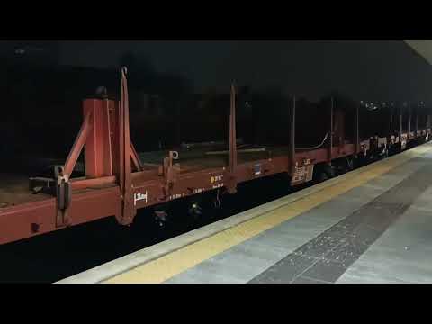 ICN 799 per Salerno, in arrivo alla stazione di Torino Lingotto l'8 dicembre del 2023.