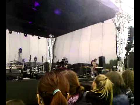 Max Farentdhide live @ Dotz Summer Cars 2010 [Max Farenthide - Happy People]