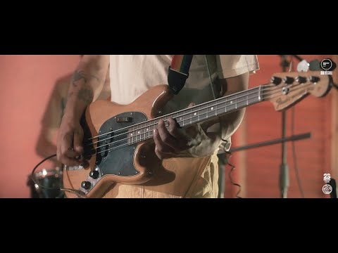 Las Luces Primeras -  Caballo con Alas  (Live Session)