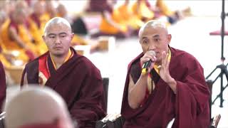 辯論: 咒師可否飲酒? 地點:祈願會場。