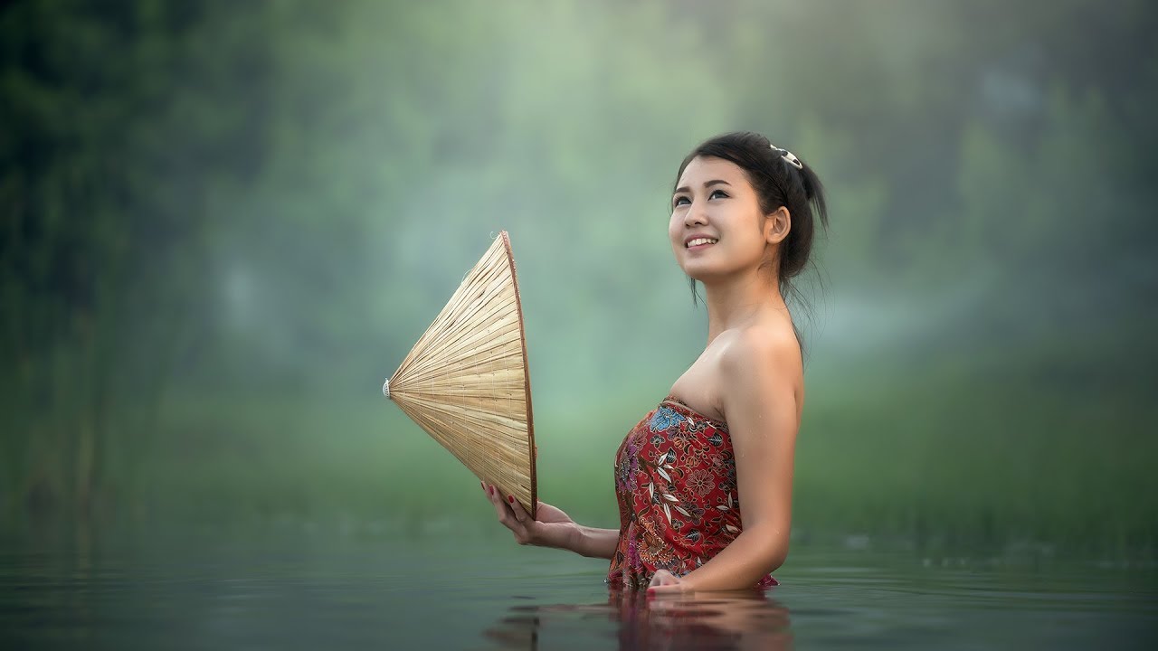 Photo moving animation in Adobe Photoshop by Apple Graphic Studio