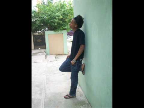 el nai el rapero de invivienda Ft Mc-o En Frecura