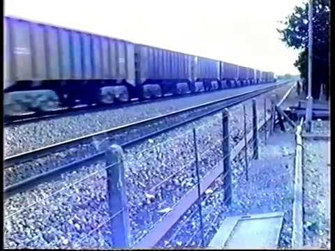Class 56 heads west at Twyford with a lengthy freight. 1986.