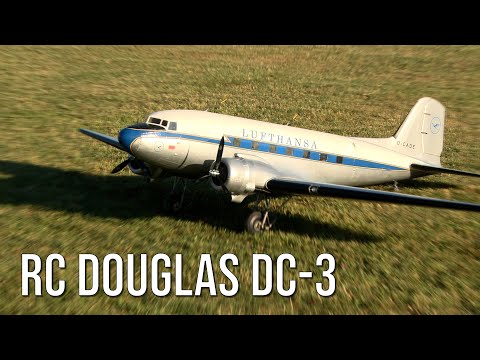 Wow! Beautiful Retro RC Airliner Douglas DC- 3  Huge Scale Model Flying Perfectly