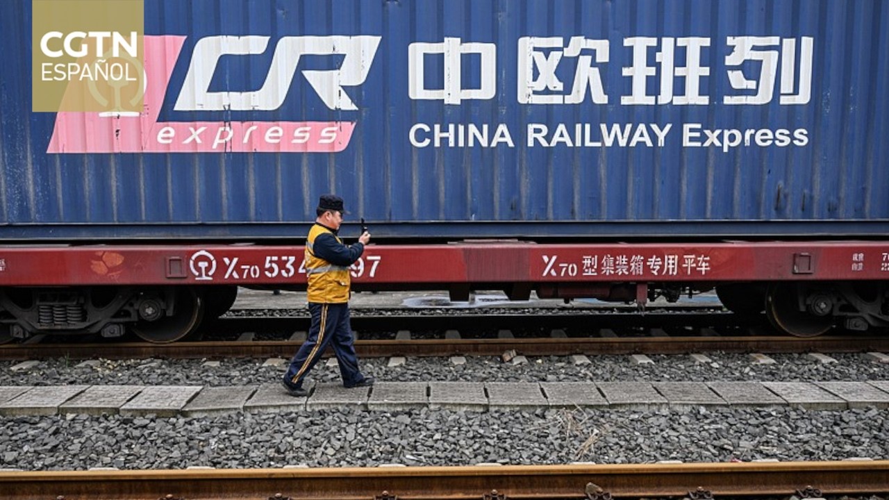 China insta a Europa a cooperar por un desarrollo sólido y estable de las relaciones económicas