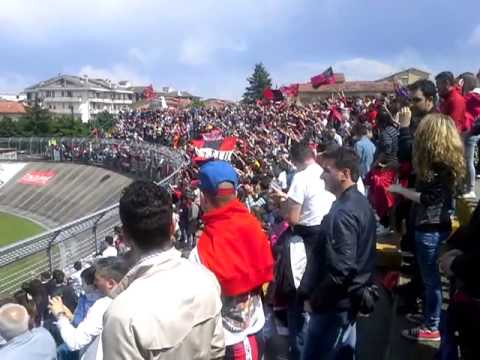 Curva sud e la formazione Virtus Lanciano