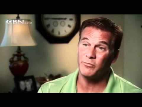 700 Club Interactive: Kisses From Katie  -  December 21, 2011 - CBN.com