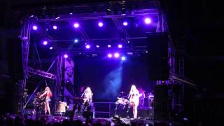 Haim opening with 'Falling', Ibiza Rocks