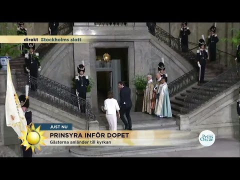 Här springer en försenad Foppa in i kyrkan - Nyhetsmorgon (TV4)
