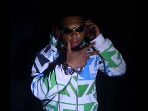 MC Chapo e MC Pedrinho - Novinha da Marcone e Do Helipa (DJ Tezinho)