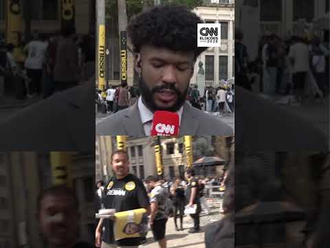 Renan Santos inicia campanha à presidência no centro de São Paulo