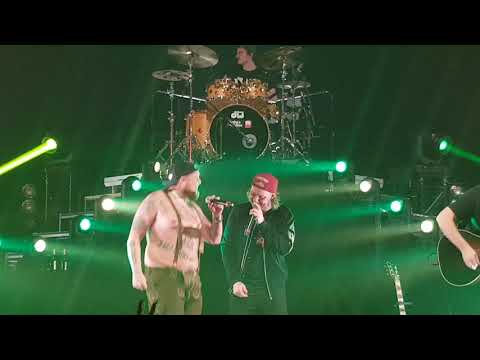 Katastrofe og Staysman - Bleik og sur Sentrum scene