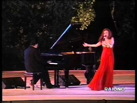 Milva canta Mikroutsikos, live 1995