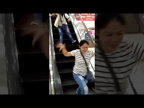 Агрессивная крыса в торговом центре на Филиппинах