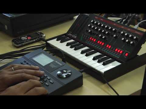 Alesis SR-16 vs JX-03 - boutique "LIVE JAM"