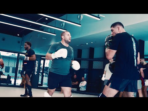 Alex Pereira & Gokhan Saki in Dubai Hemmers Dutch Kickboxing, starring Gokhan Saki