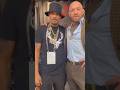 Layzie Bone gives the Bone Thugs chain to Conor McGregor. #mcgregor #layziebone #bonethugs