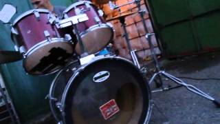 Video ThE Paid - Live in front of Zbraslav Garage - Jun 2011 - jam #1