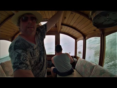 Tiny Houseboat  having  a "Rough" time?