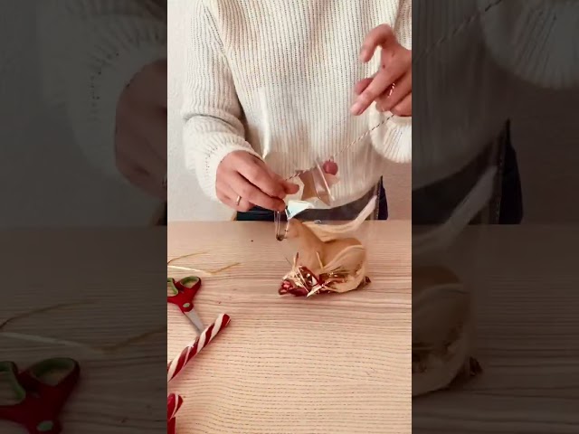 Vídeo relacionado con BETESSIN 100pcs Bolsa Celofán Transparente 10 * 15cm + 120pcs Pegatinas Gracias + 40m Cinta Dorada + 100pcs Lazo, Bolsita Detalle Chuches Dulce Galleta Bombones Caramelos para Navidad Cumpleaños