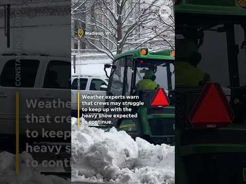 Winter weather wreak havoc in Midwest, disrupting post-holiday travel