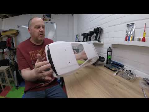 We try some liquid spray mask and paint the TT-02 Audi body.