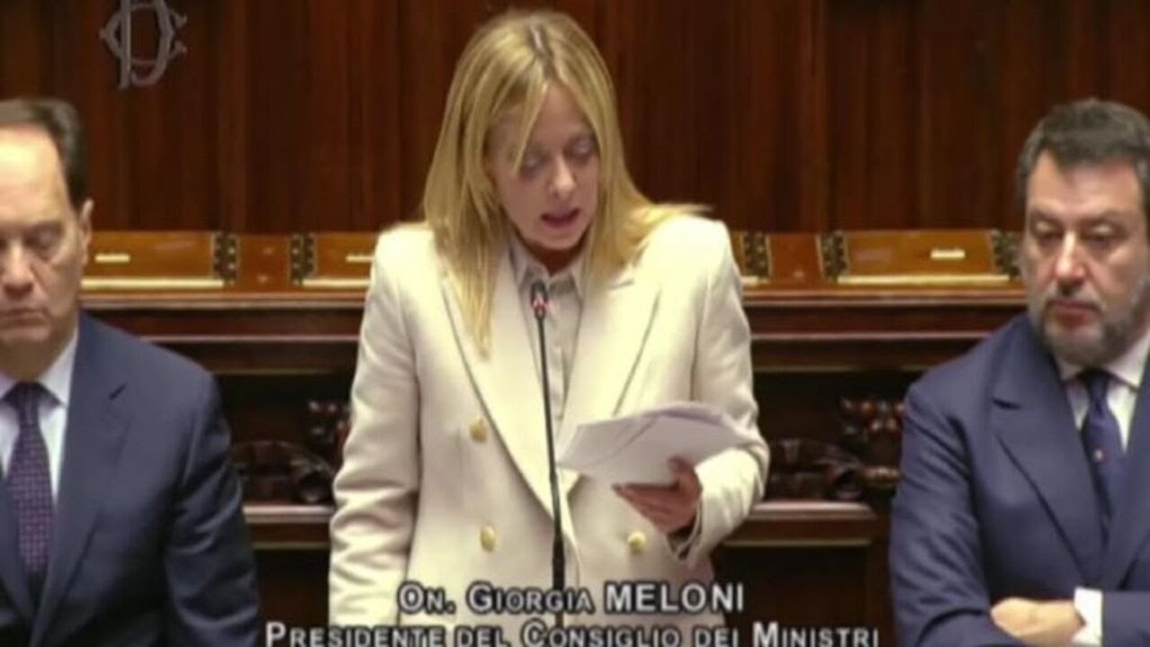Meloni cita strage di Sydney: "Brutale attacco antisemita", standing ovation in Aula per le vittime