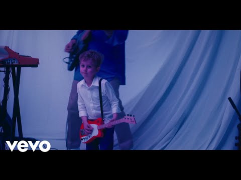 Thumbnail for Nothing Comes Close video