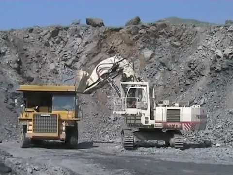 Terex O&K RH30F loading Komatsu HD405