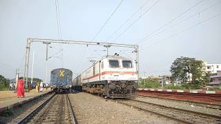 preview picture of video '12303 हावड़ा - नई दिल्ली पूर्वा एक्सप्रेस | HWH WAP7 30327'