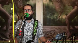 Radiomaják - Dívka v rudých šatech (From The Basement)