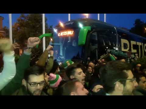 Sevilla-Betis: La Espectacular Salida del Betis de su Hotel de Concentración
