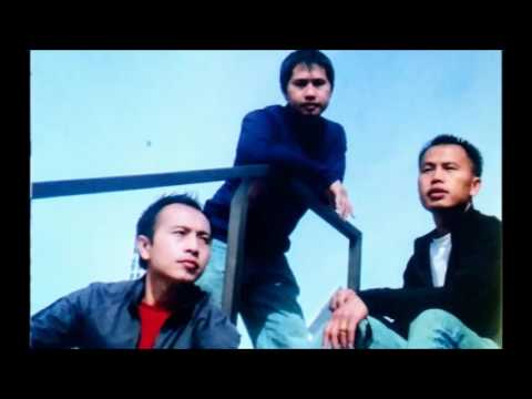 Hmong Love Song - Txaus Siab Los Hlub Koj Escapes