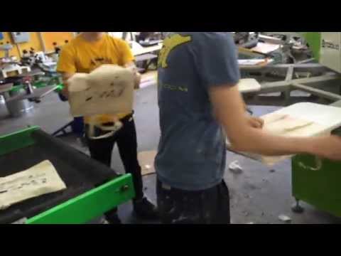 Screen Printing 944 Bags Per Hour on our S.Roque Automatic Press
