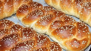 בקלי קלות- חלות מיני רכות (ליהי קרויץ - מטבח בקלי קלות) - התמונה מוצגת ישירות מתוך אתר האינטרנט יוטיוב. זכויות היוצרים בתמונה שייכות ליוצרה. קישור קרדיט למקור התוכן נמצא בתוך דף הסרטון