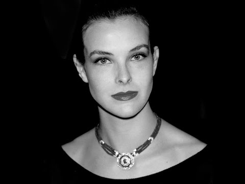 𝐂𝐚𝐫𝐨𝐥𝐞 𝐁𝐨𝐮𝐪𝐮𝐞𝐭