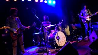 Boogarins - "Lucifernandis" (Cat's Cradle Backroom, Carrboro, NC, 4/25/16)