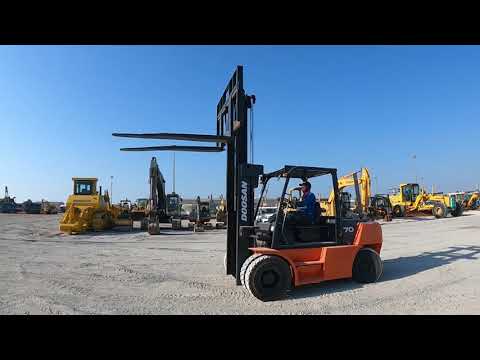 2010 Doosan D70S-5 7 Ton Forklift - Dubai, UAE Auction | 14 & 15 December
