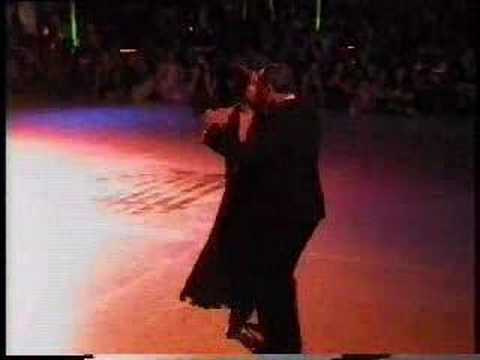  Osvaldo Zotto  and  Lorena Ermocida  are  dancing  to  the  tango  "  Para Dos  "