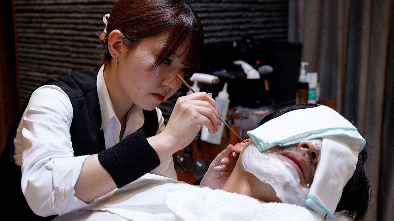 A supremely relaxing treatment at "Hair Mode Kikuchi," a high-end barbershop in Ginza