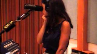 Marina and the Diamonds - Guilty (KCRW Acoustic Session 08/07/2010) 8