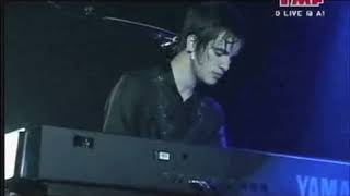 Brendon singing Slow Motion in 2015 &amp; 2006