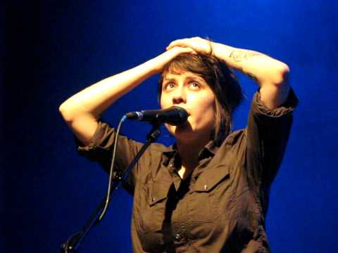 20/24 Tegan & Sara - Sentimental Tune + Thanks @ Shepherd's Bush O2 Empire, London, England 11/13/09