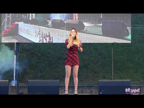 [직캠] fancam 171021 퀸덤(QUEENDOM) 미엘 - 동대문구 가을음악회 - 좋니(윤종신) by 슬픈고양이