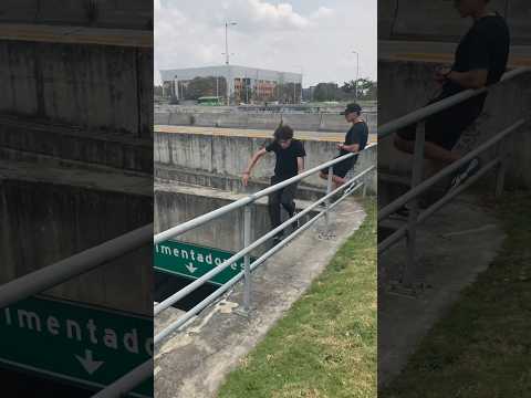 Accidente de Parkour (?) #parkour #fail #funny #jump #funnyfails