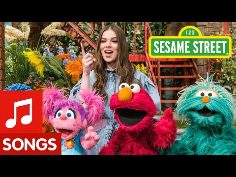Sesame Street: Hailee Steinfeld sings I Wonder, What if, Let's Try!