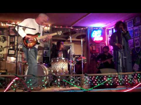 Mr. Gip and Johnnie Nathan w/ Mark on back up electric@Gips Place (Johnny B Goode Improv)